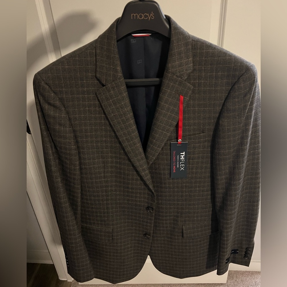 Tommy Hilfiger jacket, brand new with tags, 40 Regular.